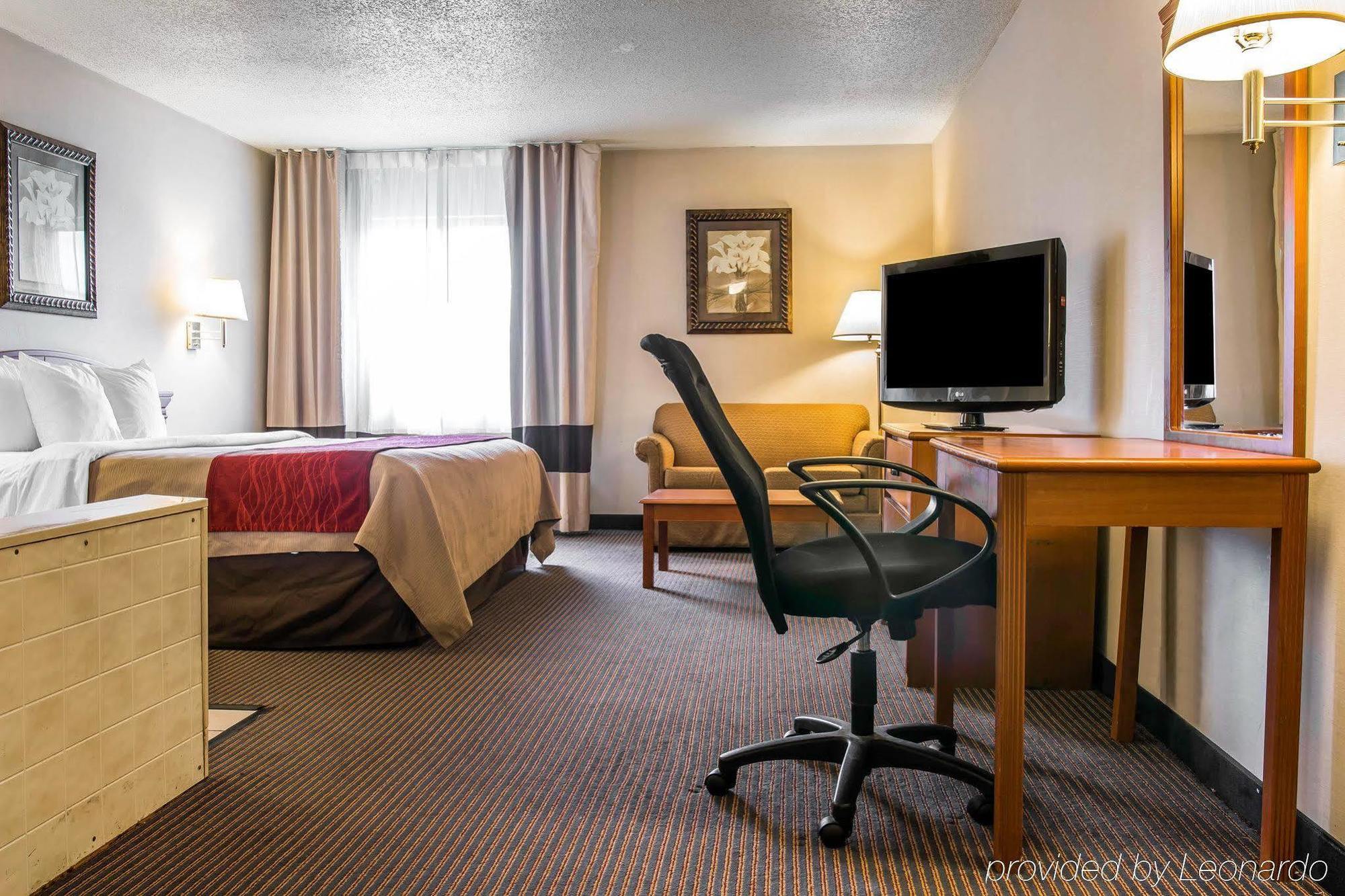 Baymont By Wyndham Flint Airport North Hotel Buitenkant foto